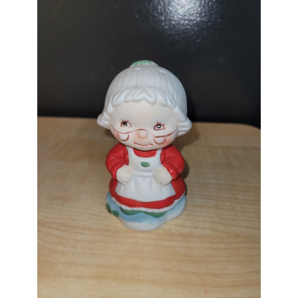 Vintage Christmas Mrs Santa Claus Salt & Pepper Shakers Taiwan Ex Condition